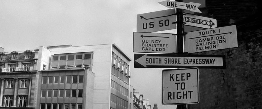The Haunting, 1963, Road signs